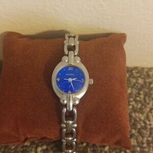 Fossil ES 9105 silver tone bracelet women's watch blue circle dial